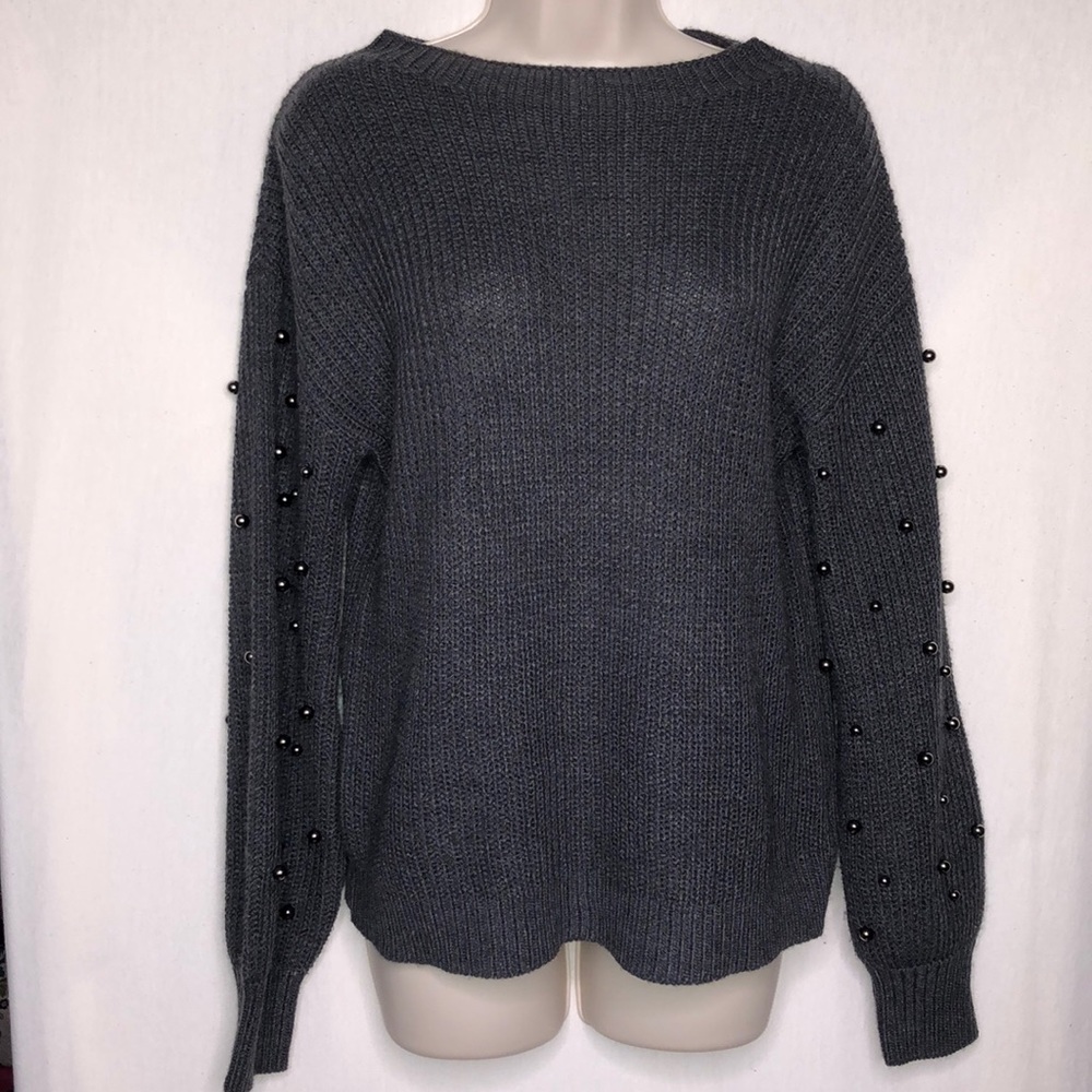 Gray Sweater with pearl sleeves
